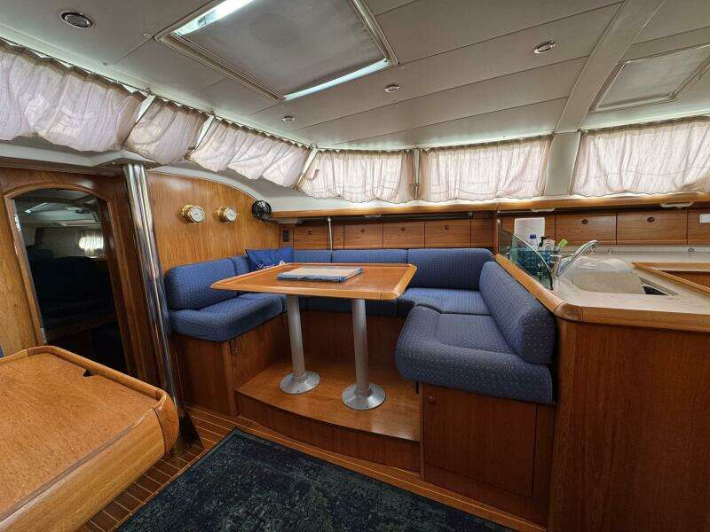 43ft Jeanneau Yacht For Sale