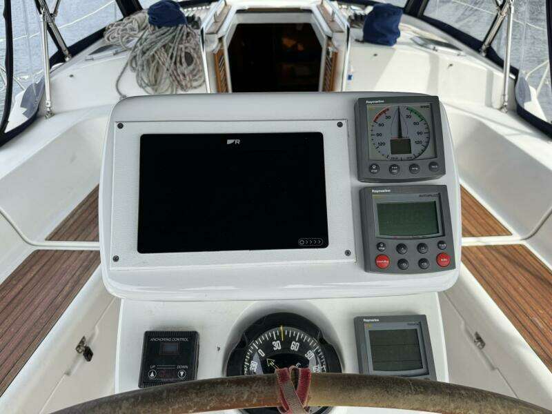 43ft Jeanneau Yacht For Sale