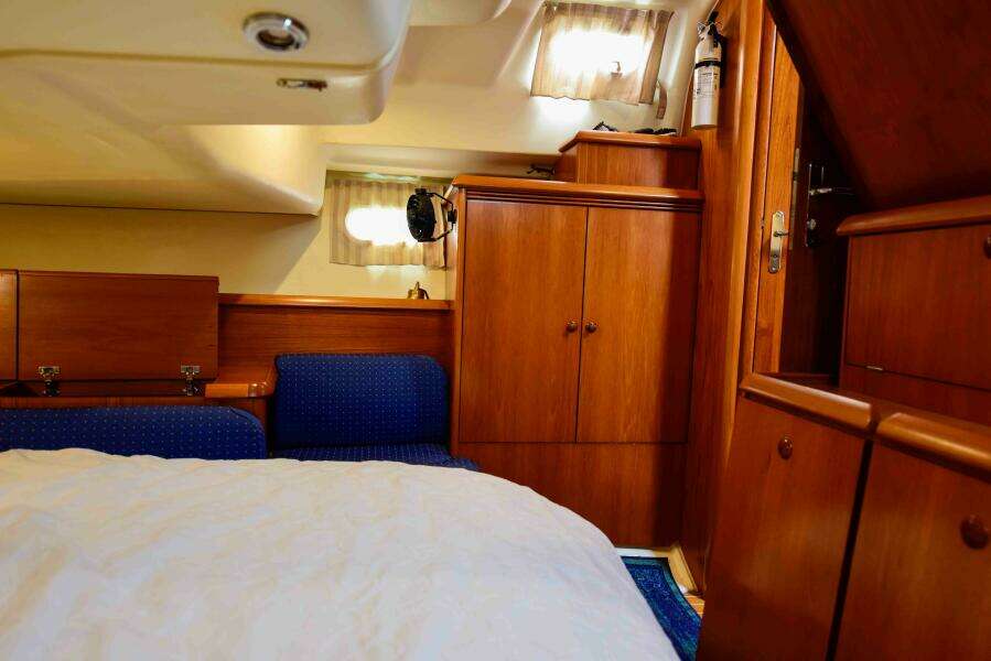 43ft Jeanneau Yacht For Sale