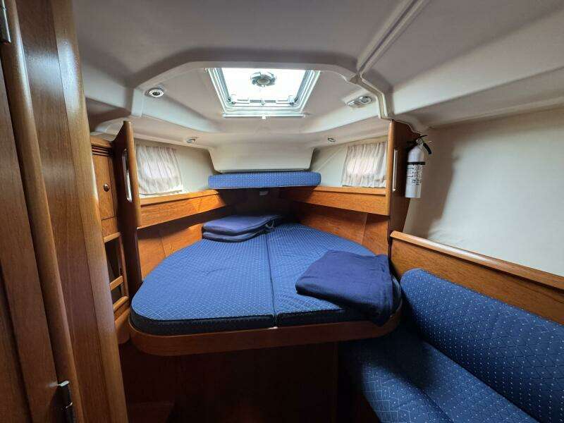 43ft Jeanneau Yacht For Sale