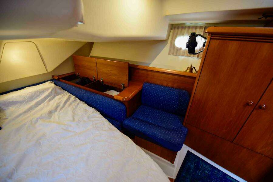 43ft Jeanneau Yacht For Sale