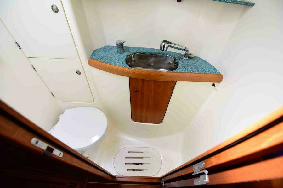 43ft Jeanneau Yacht For Sale