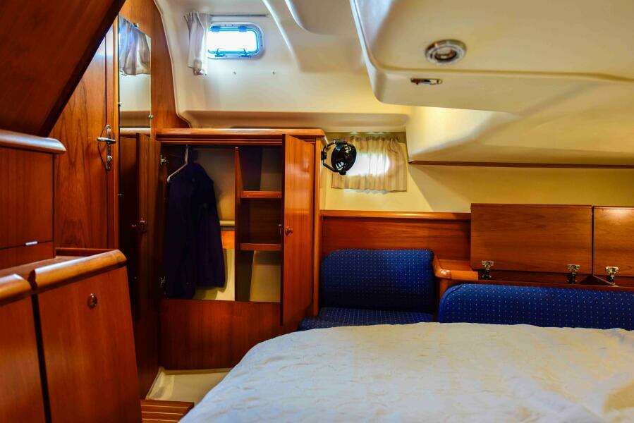 43ft Jeanneau Yacht For Sale