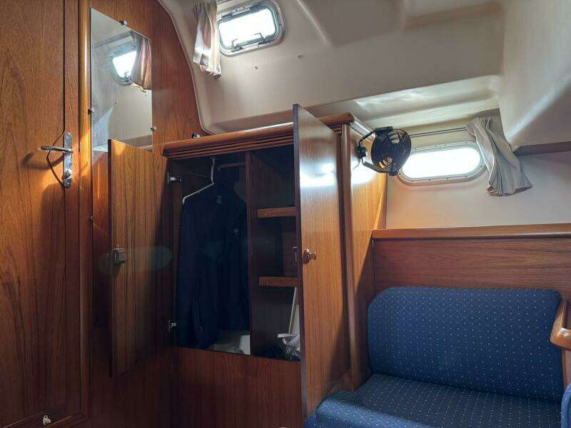 43ft Jeanneau Yacht For Sale
