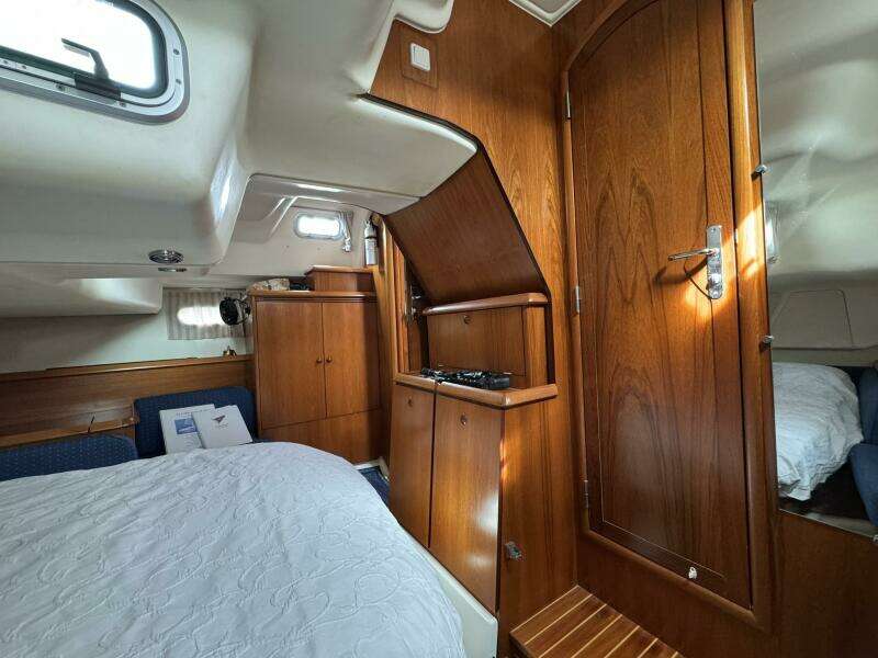 43ft Jeanneau Yacht For Sale