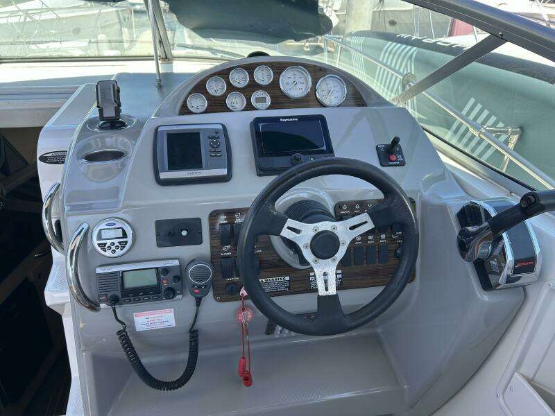 28ft Bayliner Yacht For Sale