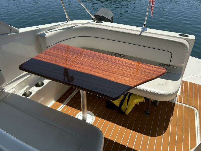 28ft Bayliner Yacht For Sale
