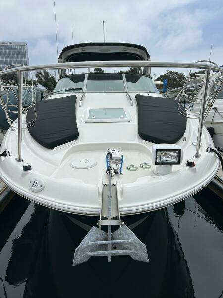 28ft Bayliner Yacht For Sale