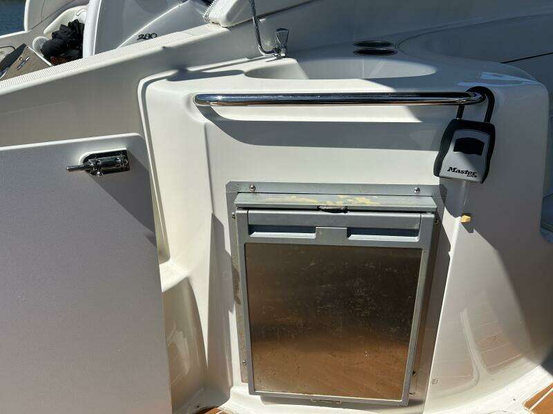 28ft Bayliner Yacht For Sale