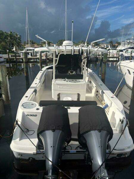 30ft Robalo Yacht For Sale