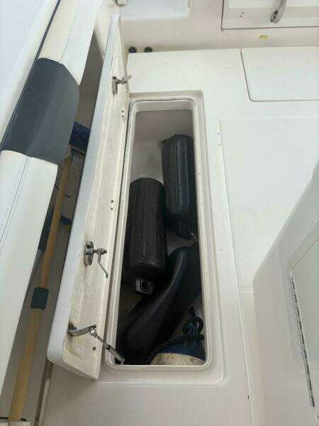 30ft Robalo Yacht For Sale