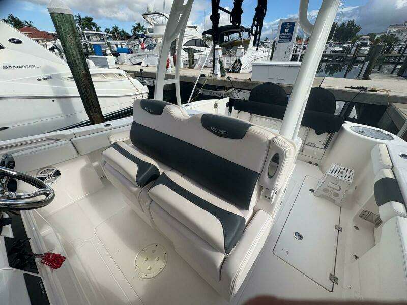 30ft Robalo Yacht For Sale