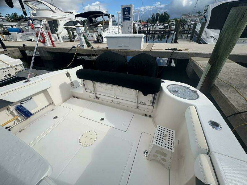 30ft Robalo Yacht For Sale