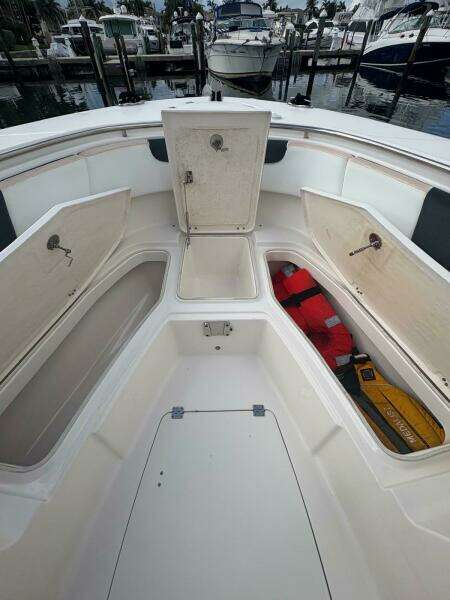 30ft Robalo Yacht For Sale