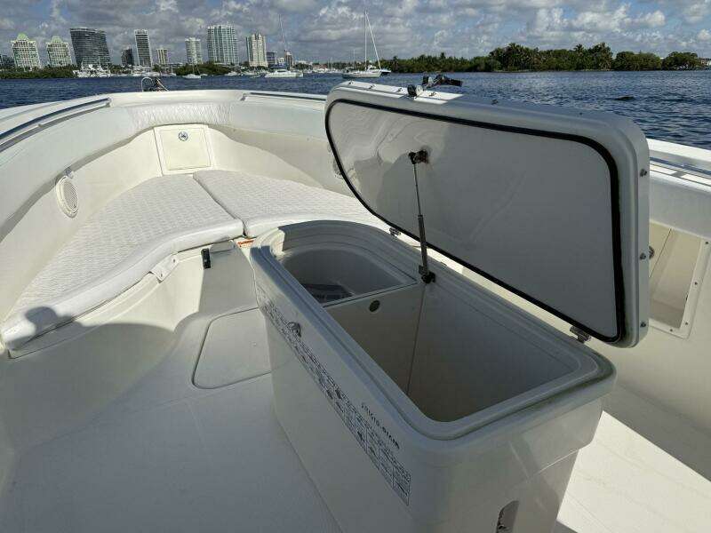 5 O Clock Somewhere 33ft Hydra Sports Yacht For Sale