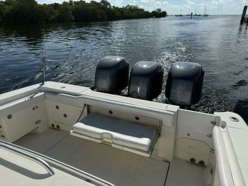 5 O Clock Somewhere 33ft Hydra Sports Yacht For Sale