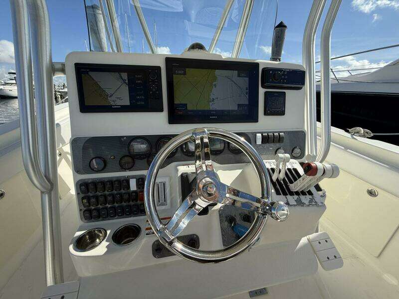 5 O Clock Somewhere 33ft Hydra Sports Yacht For Sale