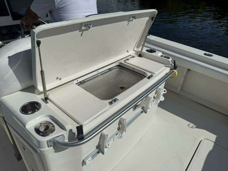 5 O Clock Somewhere 33ft Hydra Sports Yacht For Sale