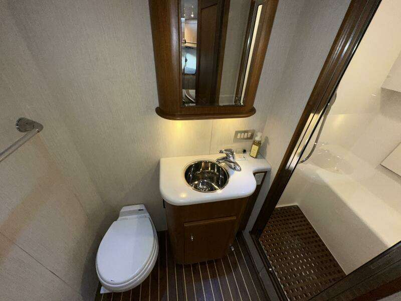 Offshore Office 40ft Topaz Yacht For Sale