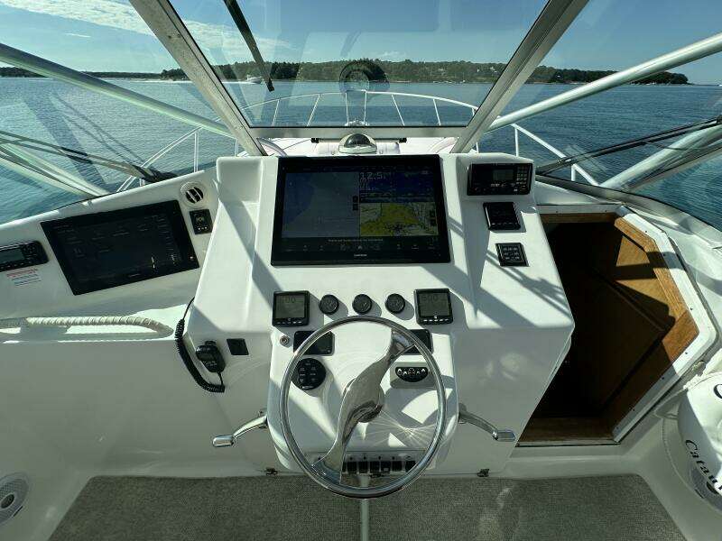 Offshore Office 40ft Topaz Yacht For Sale
