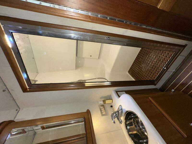 Offshore Office 40ft Topaz Yacht For Sale