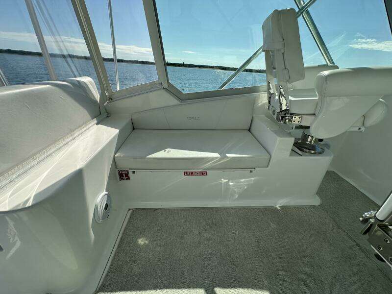 Offshore Office 40ft Topaz Yacht For Sale