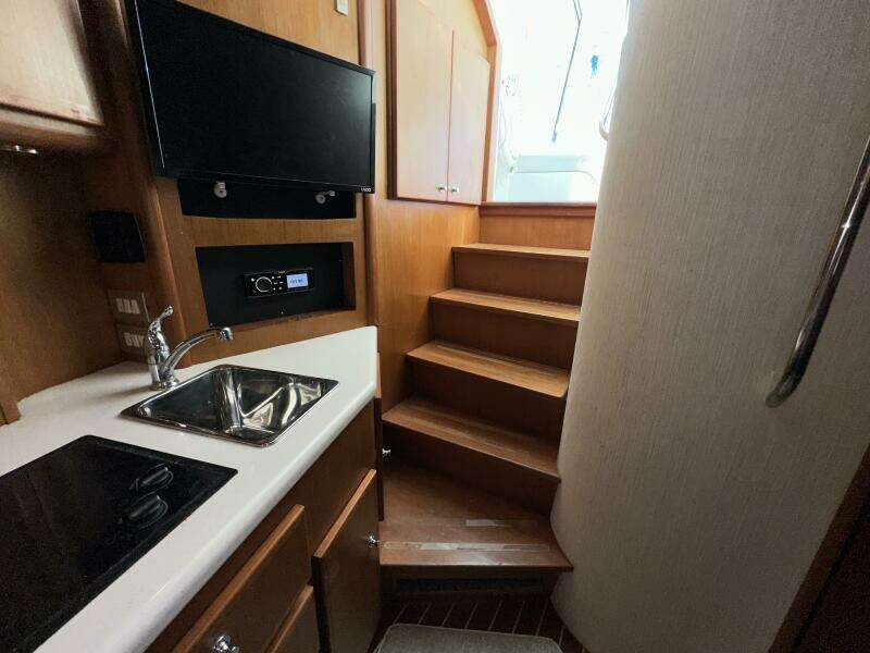 Offshore Office 40ft Topaz Yacht For Sale