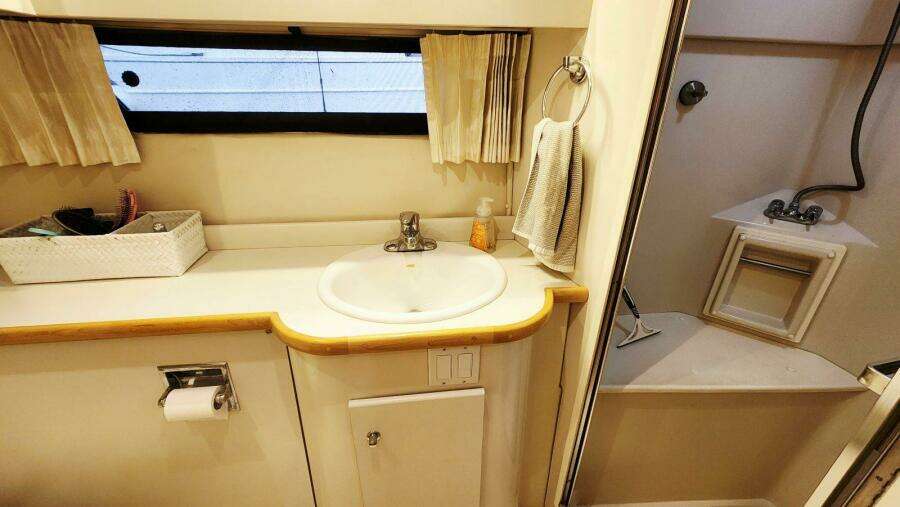 Now or Never 44ft Carver Yacht For Sale