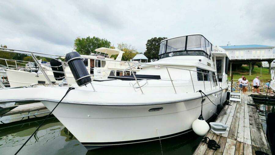 Now or Never 44ft Carver Yacht For Sale