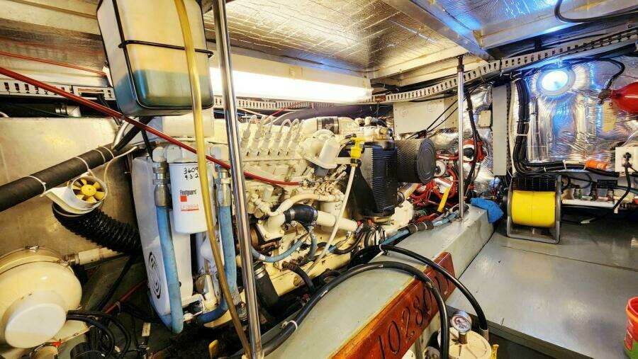 Now or Never 44ft Carver Yacht For Sale