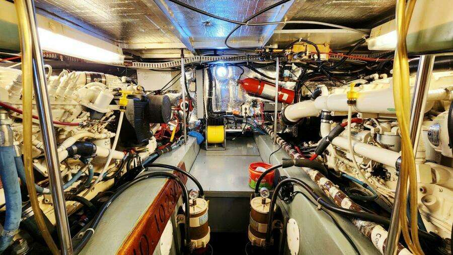 Now or Never 44ft Carver Yacht For Sale