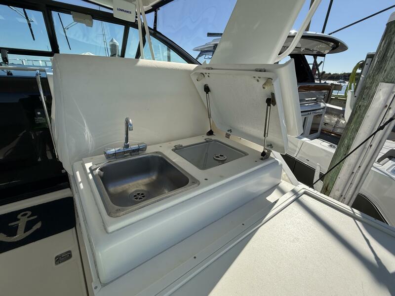 35' 2003 Tiara Yachts 3500
