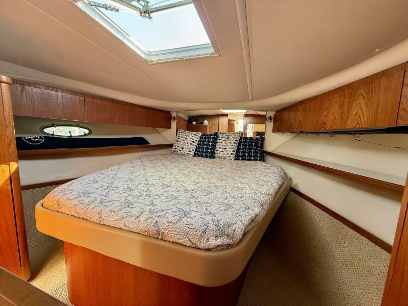 35' 2003 Tiara Yachts 3500