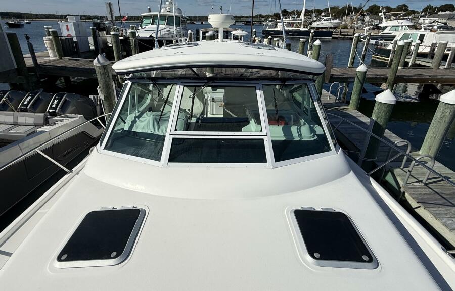 35' 2003 Tiara Yachts 3500