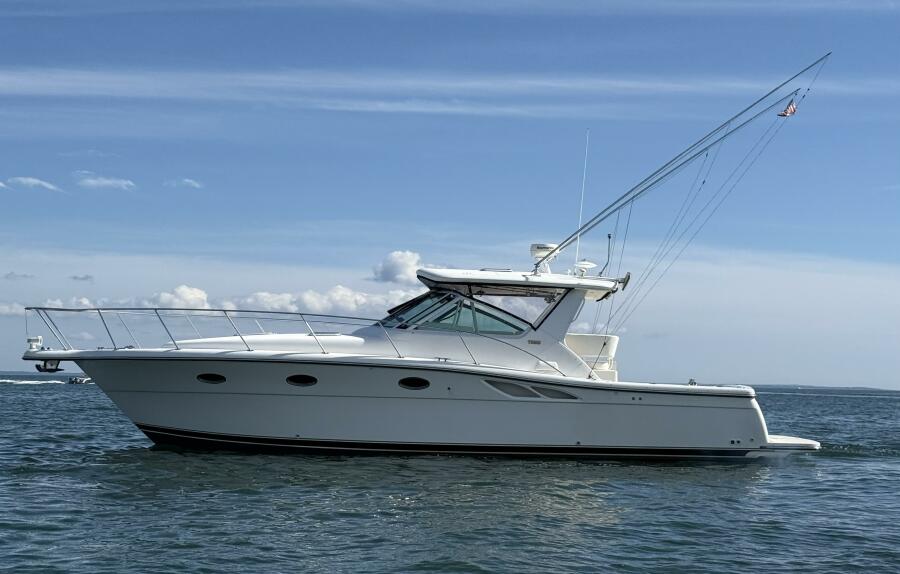 35' 2003 Tiara Yachts 3500