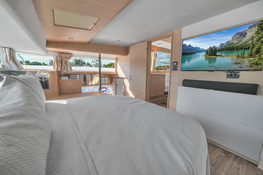 54ft Aquila Yacht For Sale