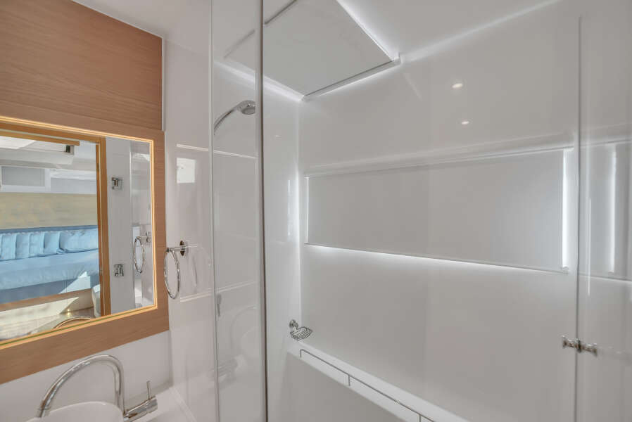 54ft Aquila Yacht For Sale