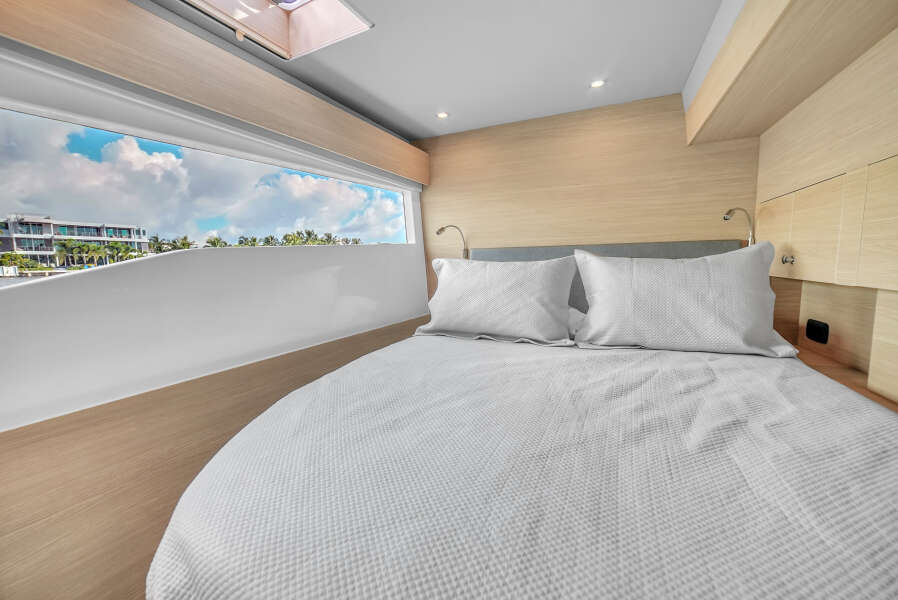 54ft Aquila Yacht For Sale