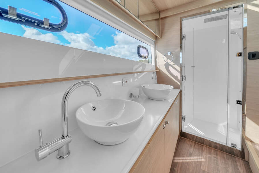 54ft Aquila Yacht For Sale