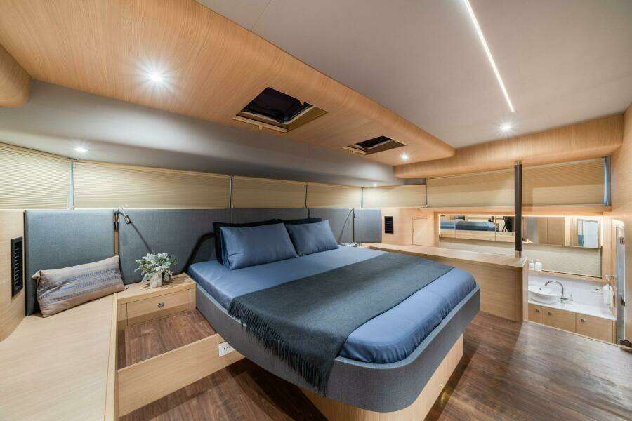 54ft Aquila Yacht For Sale