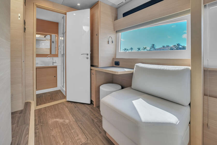 54ft Aquila Yacht For Sale