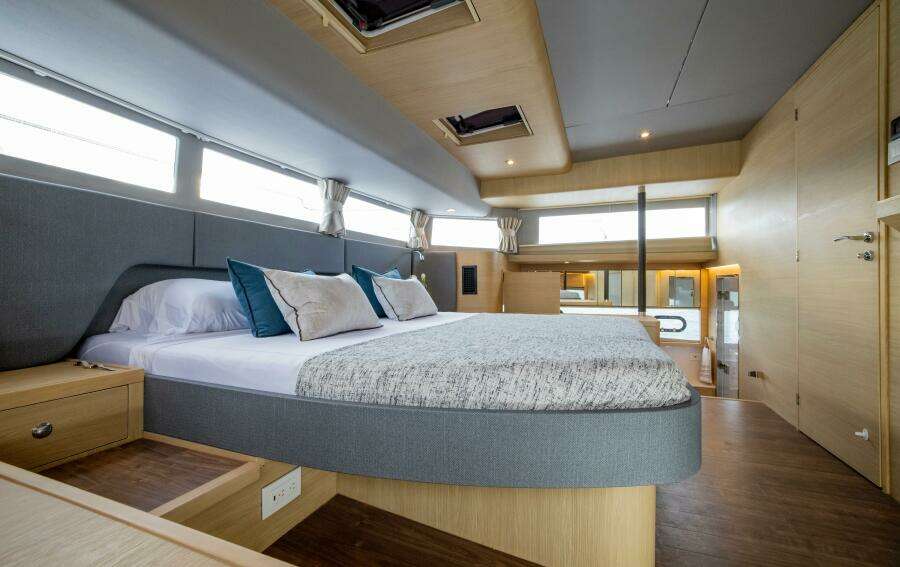 54ft Aquila Yacht For Sale