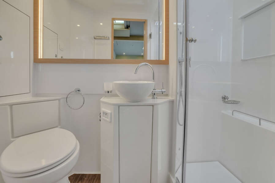 54ft Aquila Yacht For Sale