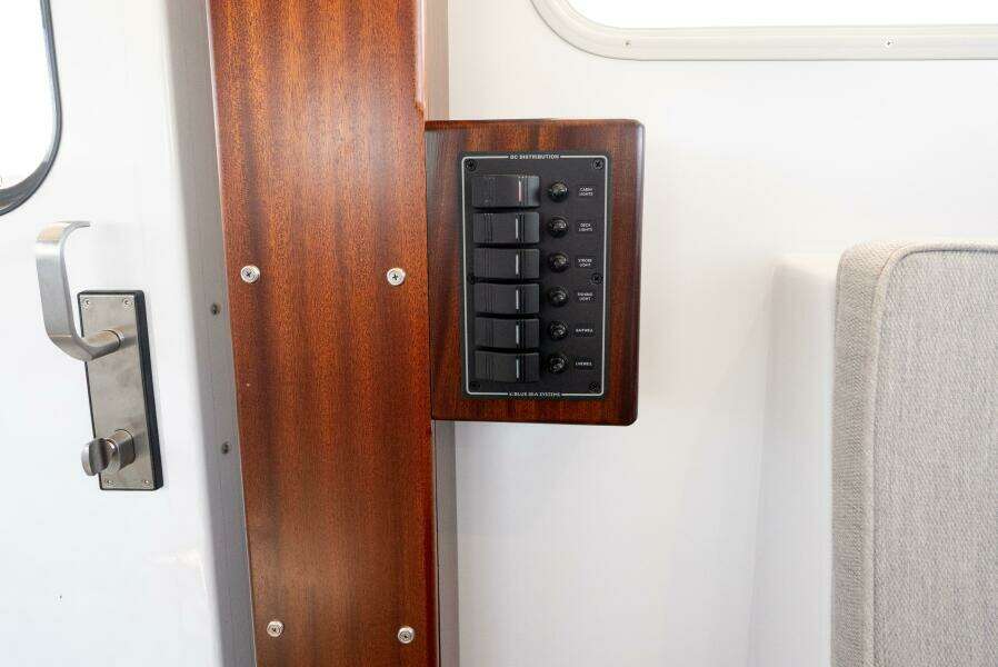Pretty Work 42ft Mussel Ridge Yacht For Sale