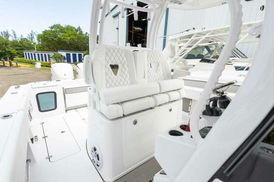 32ft Sportsman Yacht For Sale