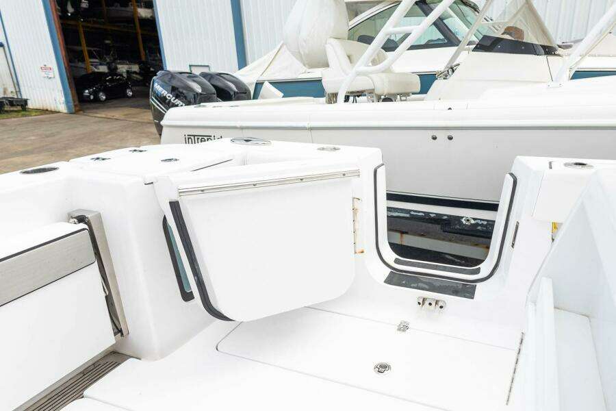 32ft Sportsman Yacht For Sale