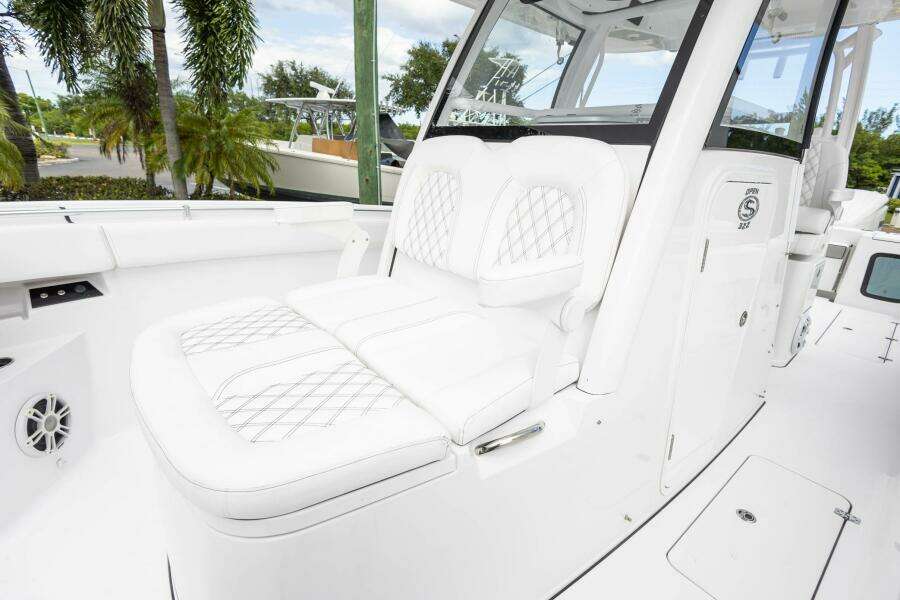 32ft Sportsman Yacht For Sale