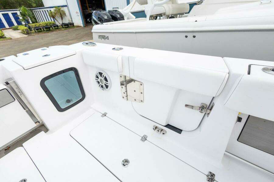 32ft Sportsman Yacht For Sale