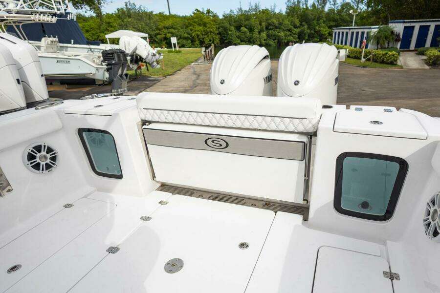 32ft Sportsman Yacht For Sale