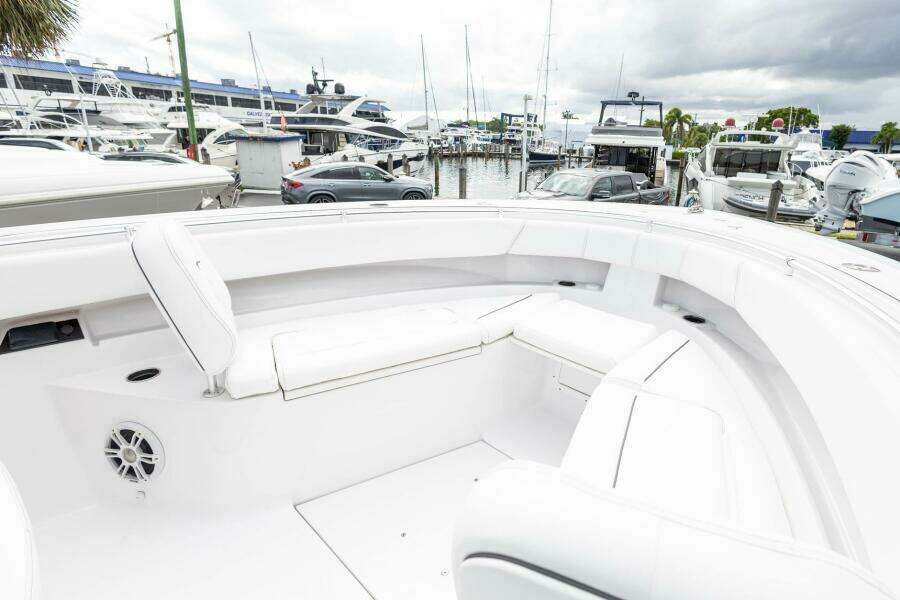 32ft Sportsman Yacht For Sale
